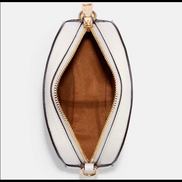 ⭐️ Limited Edition Peanuts by Coach - Picture 3 of 7